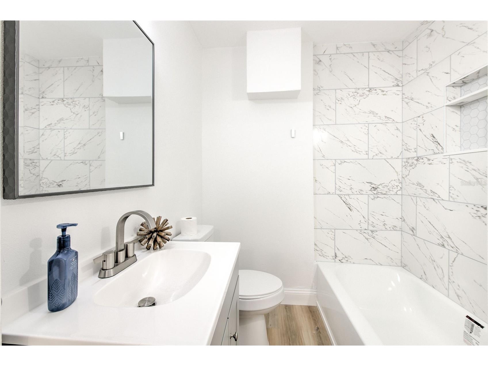 2002 E Hanna Avenue Tampa FL 33610 TB8494189 image16