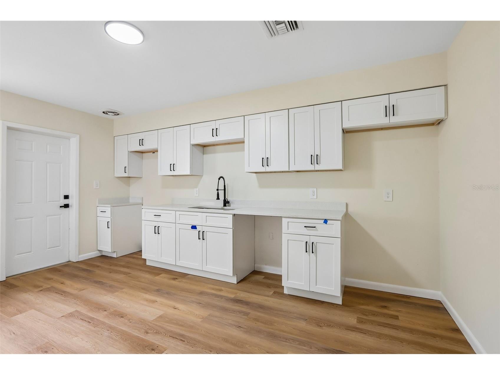 2002 E Idlewild Avenue Tampa FL 33610 TB8515814 image2