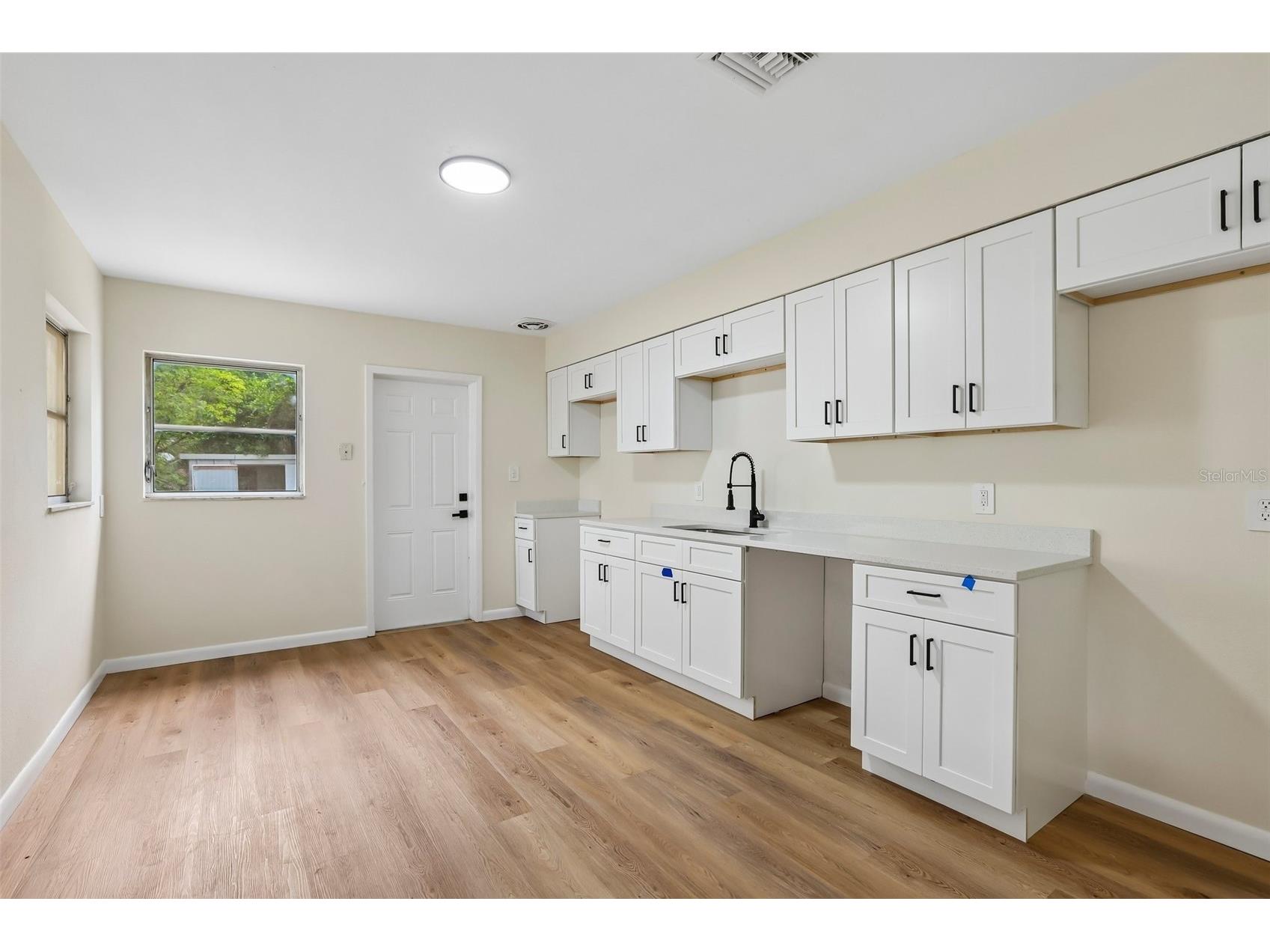 2002 E Idlewild Avenue Tampa FL 33610 TB8515814 image4