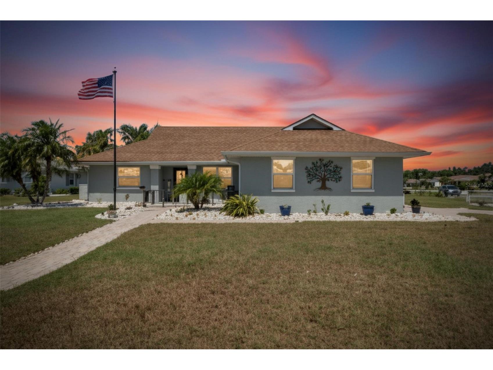 2002 E View Drive Sun City Center FL 33573 TB8507597 image1