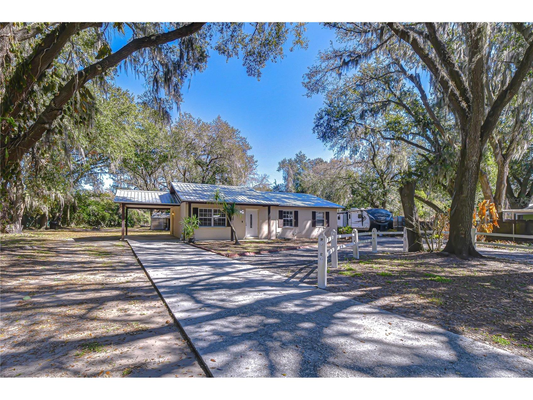 2002 E Willow Dr Plant City FL 33566 TB8470735 image1