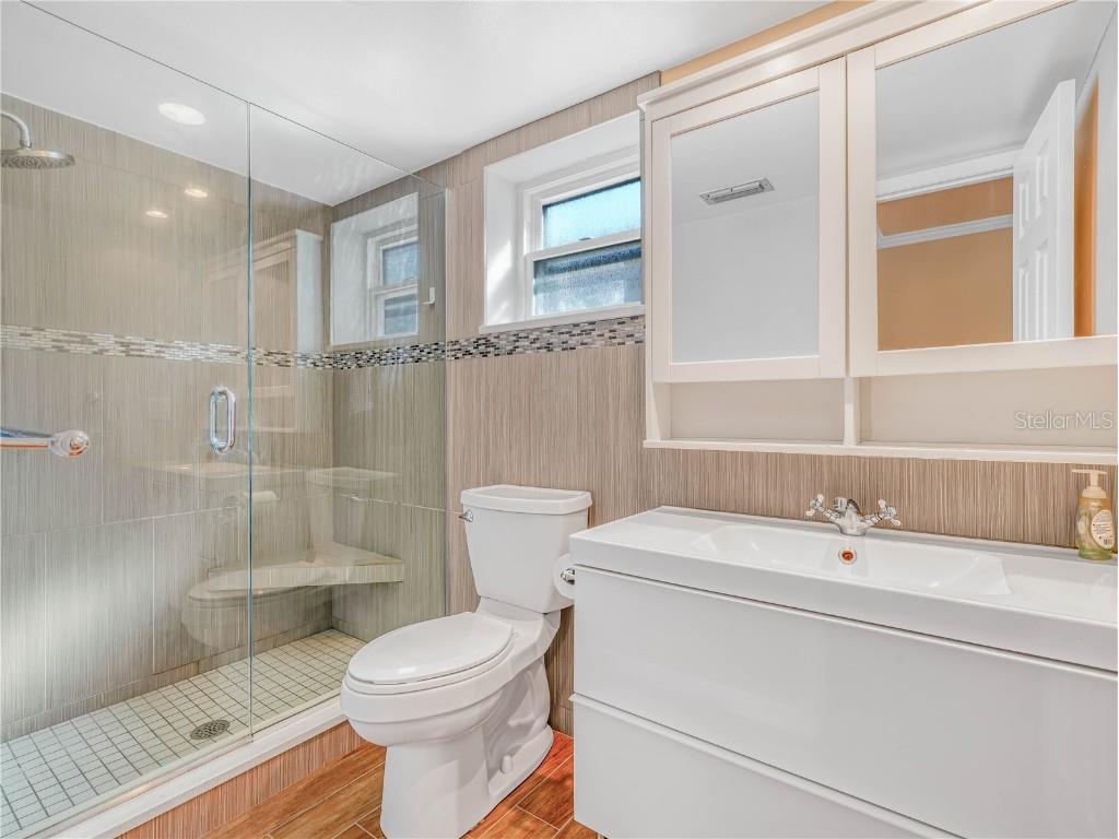 2002 Granada Court #1 Lake Wales FL 33898 P4933588 image22