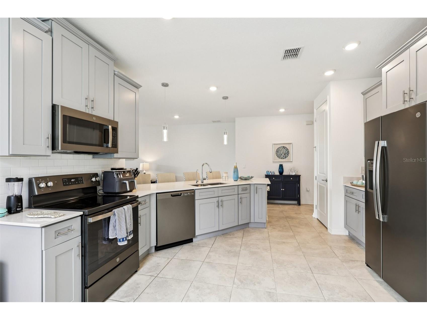 2002 Myrtle Pine Street Kissimmee FL 34746 S5139494 image25
