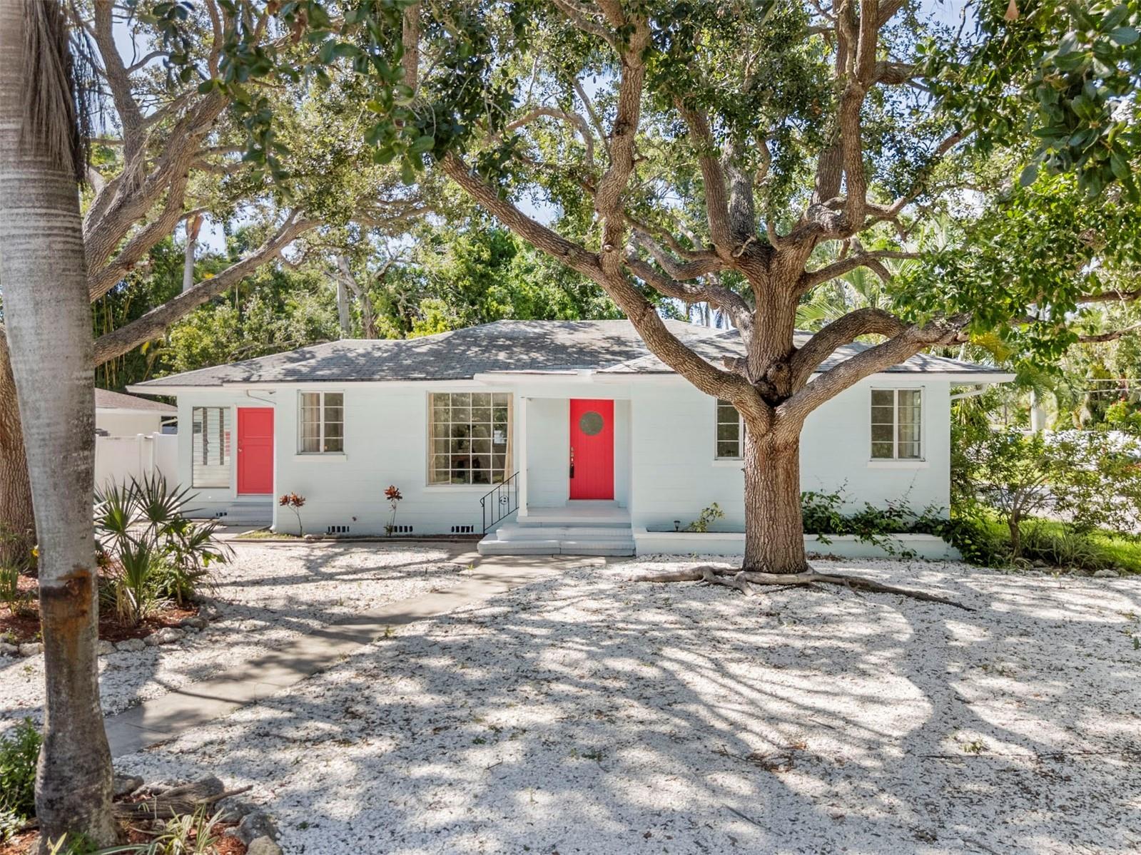 2002 Virginia Drive Bradenton FL 34205 A4691391 image1