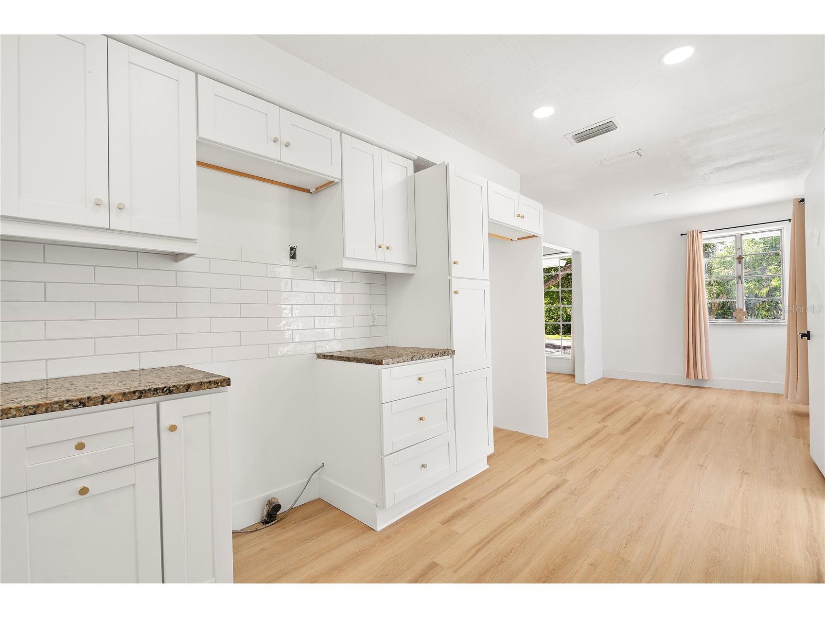 2002 Virginia Drive Bradenton FL 34205 A4691391 image14