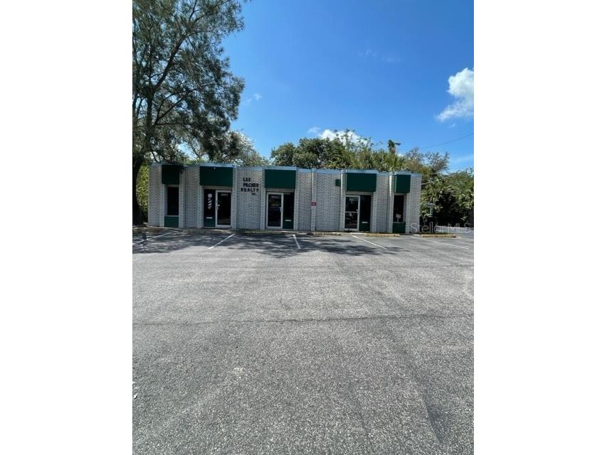 2002 W Busch Boulevard Tampa FL 33612 T3440517 image1