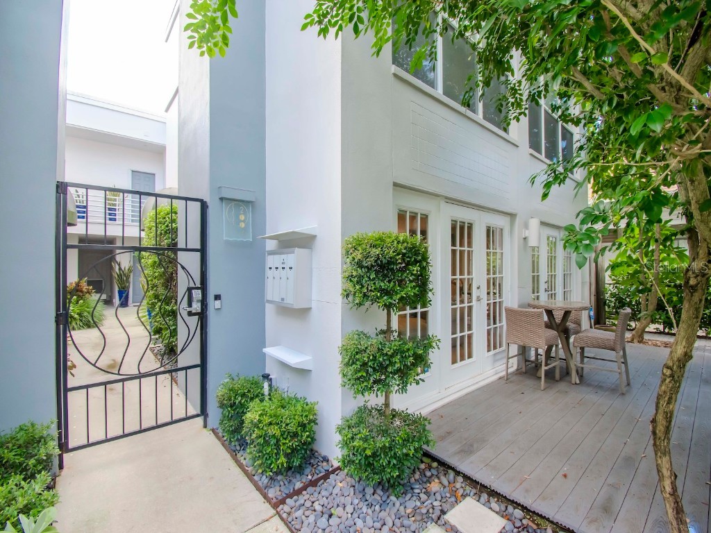 2002 W Dekle Avenue #D Tampa FL 33606 TB8309318 image1