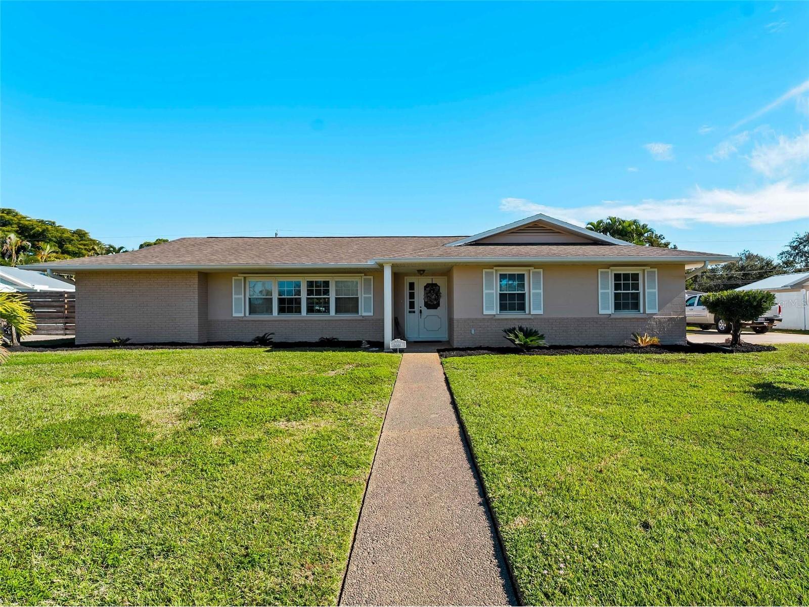 2003 49th Street W Bradenton FL 34209 A4675953 image1