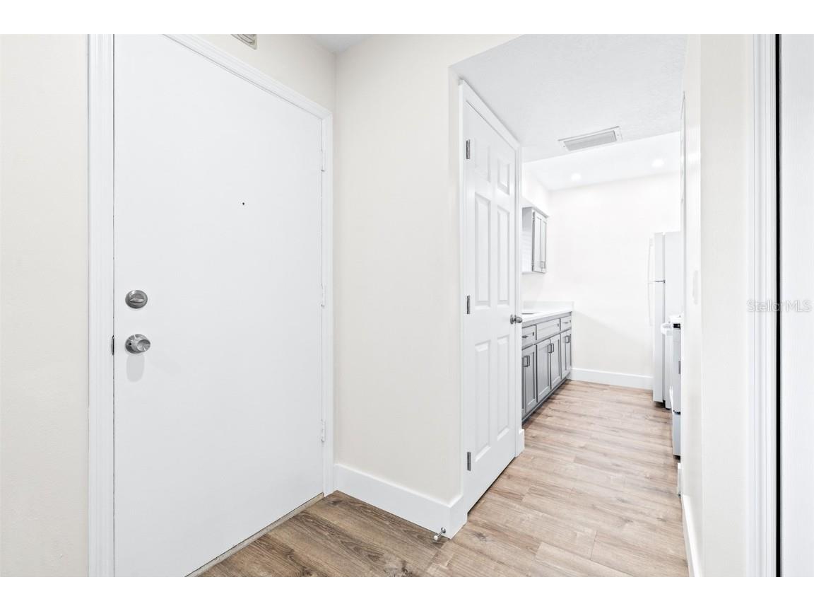 2003 Greenbriar Boulevard #16 Clearwater FL 33763 TB8422484 image5