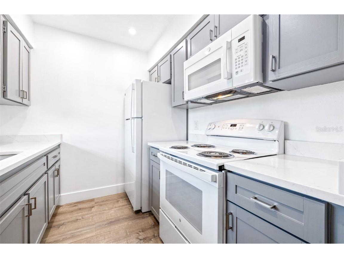 2003 Greenbriar Boulevard #16 Clearwater FL 33763 TB8422484 image7