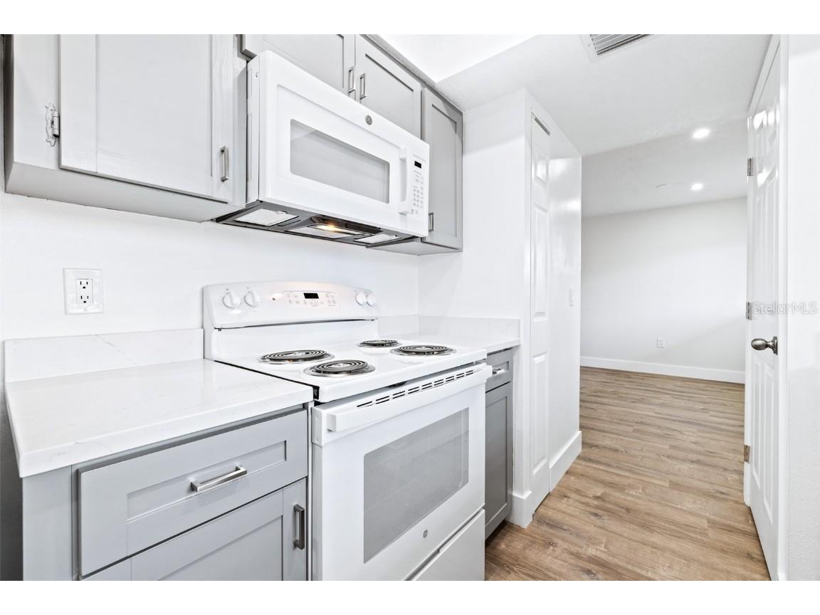 2003 Greenbriar Boulevard #16 Clearwater FL 33763 U8253718 image12