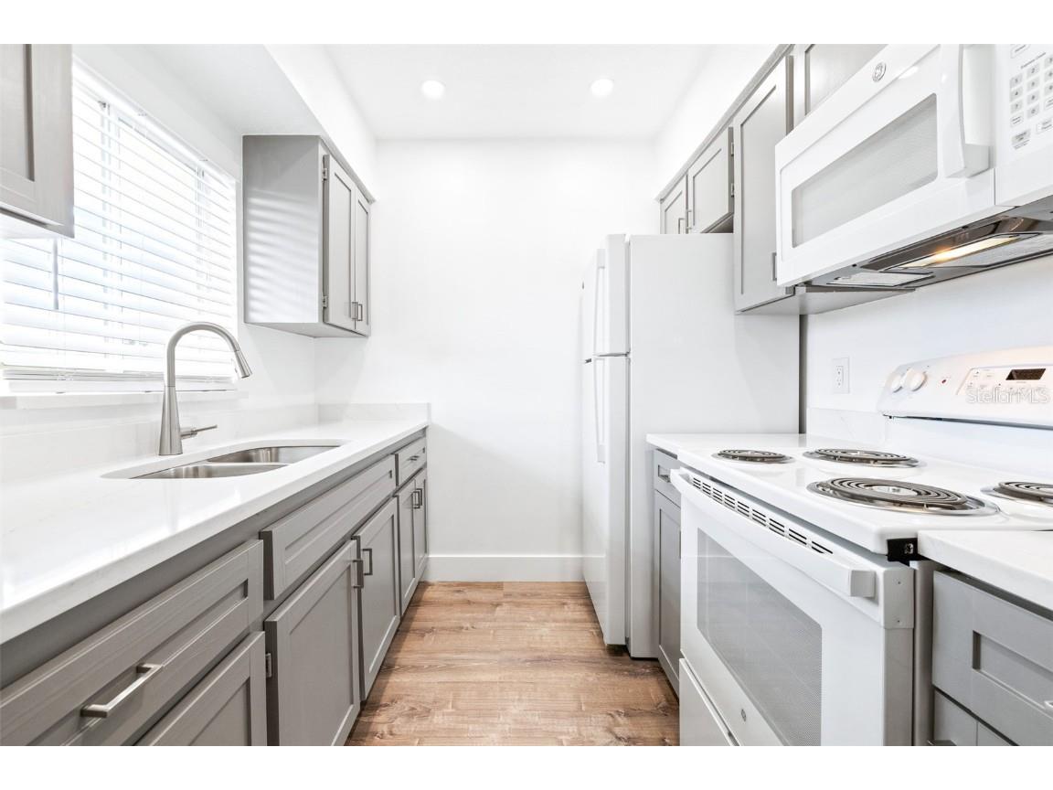 2003 Greenbriar Boulevard #16 Clearwater FL 33763 U8253718 image13