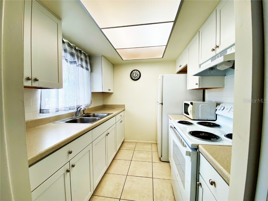 2003 Greenbriar Boulevard #4 Clearwater FL 33763 TB8456084 image7