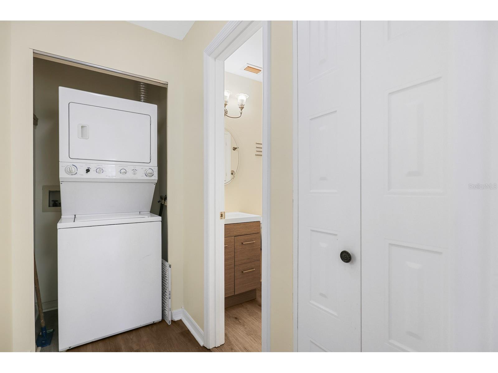 2003 Hadrian Court Sun City Center FL 33573 TB8478841 image17