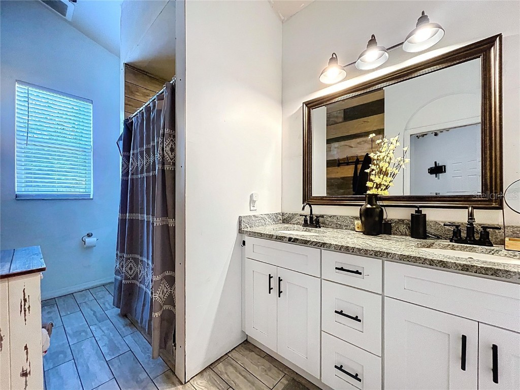 2003 Leichester Street Valrico FL 33594 TB8419165 image39