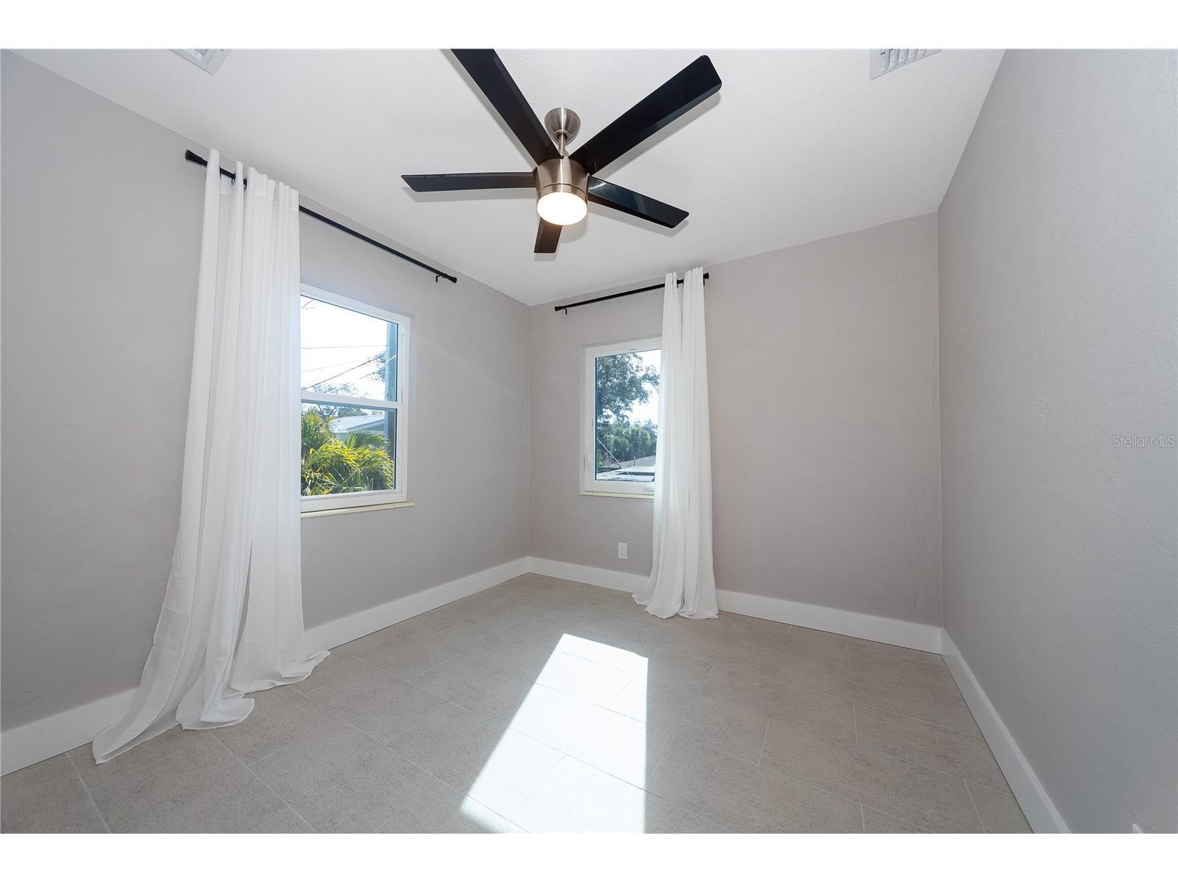 2004 1st Street SE Saint Petersburg FL 33705 TB8465913 image11