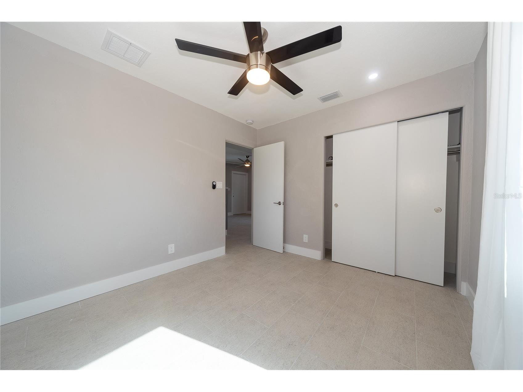 2004 1st Street SE Saint Petersburg FL 33705 TB8465913 image16