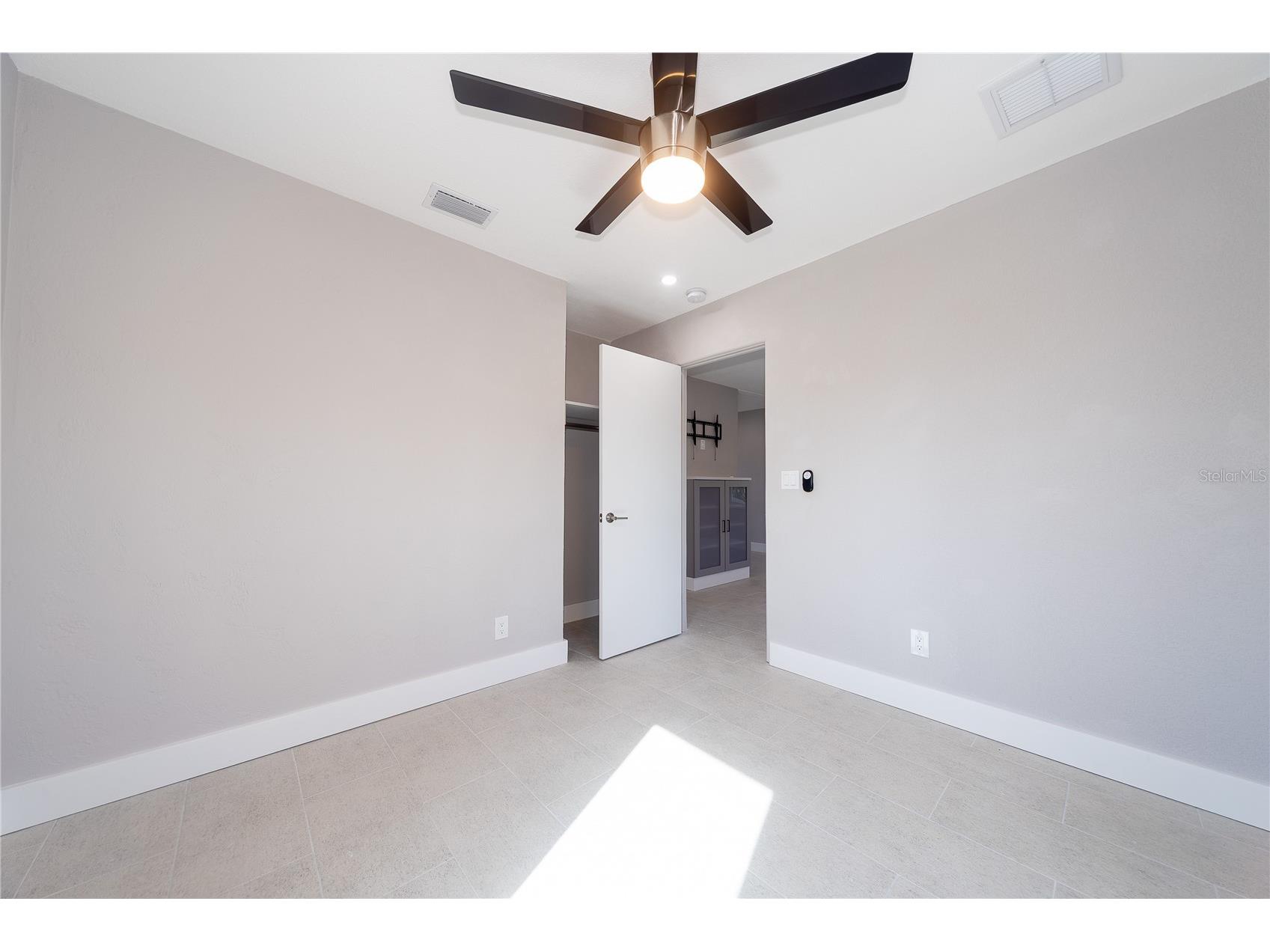 2004 1st Street SE Saint Petersburg FL 33705 TB8465913 image6