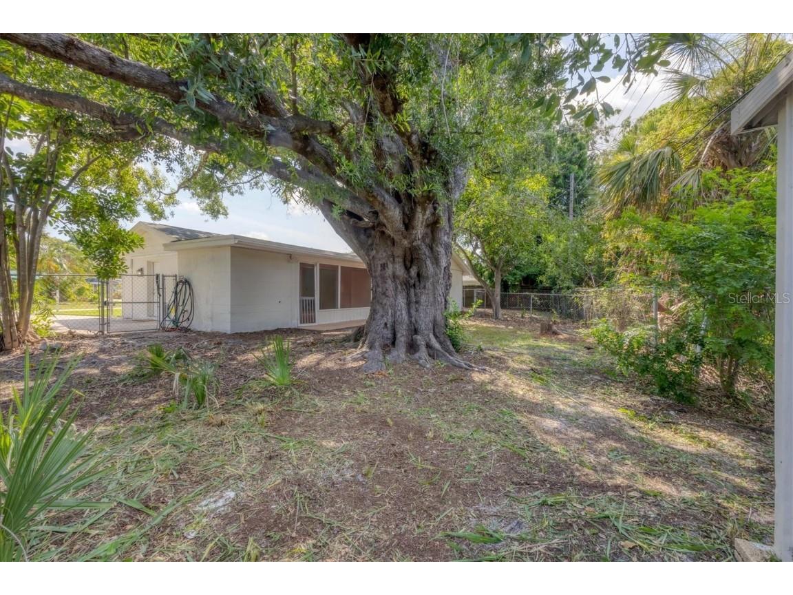 2004 52nd Avenue W Bradenton FL 34207 A4658903 image32