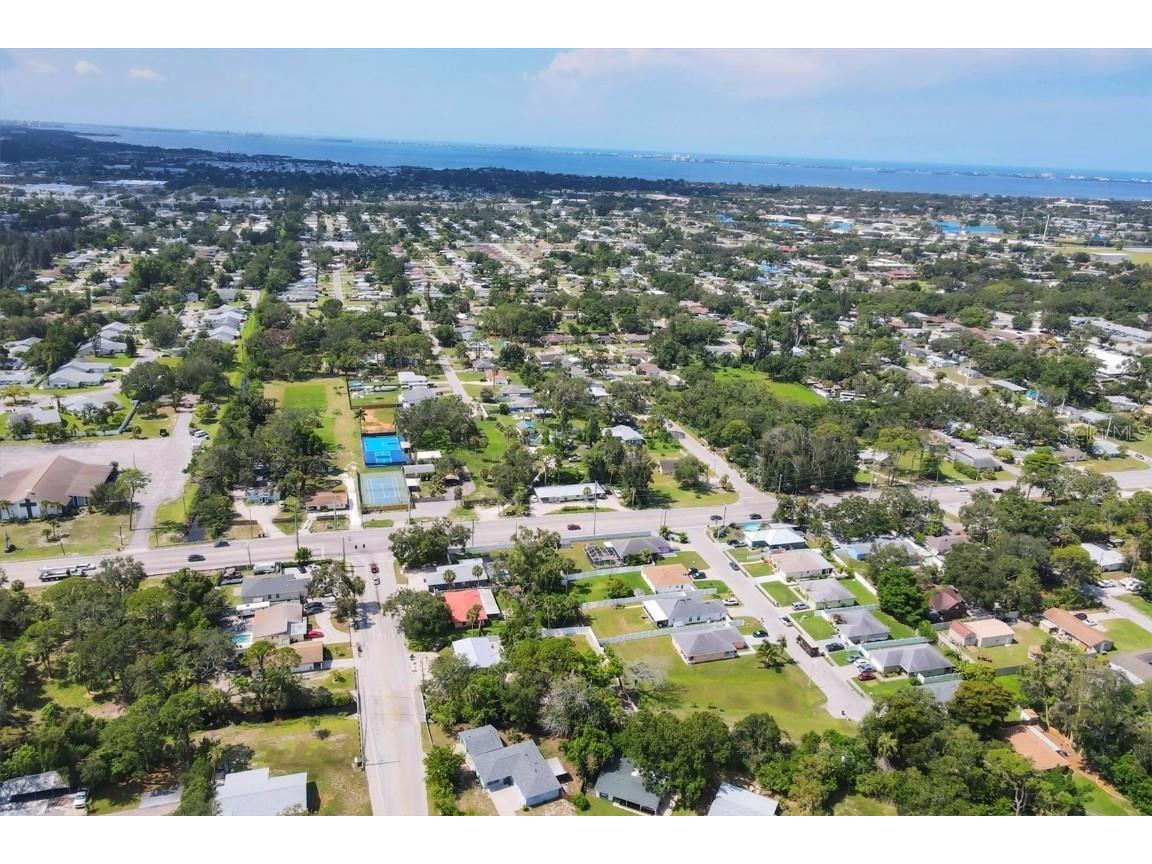 2004 52nd Avenue W Bradenton FL 34207 A4658903 image41