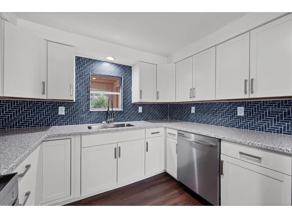 2004 52nd Avenue W Bradenton FL 34207 A4658903 image7