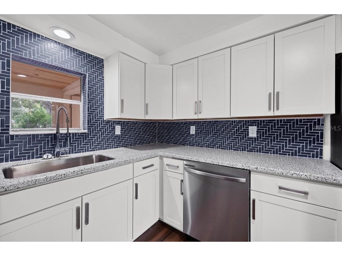 2004 52nd Avenue W Bradenton FL 34207 A4658903 image8