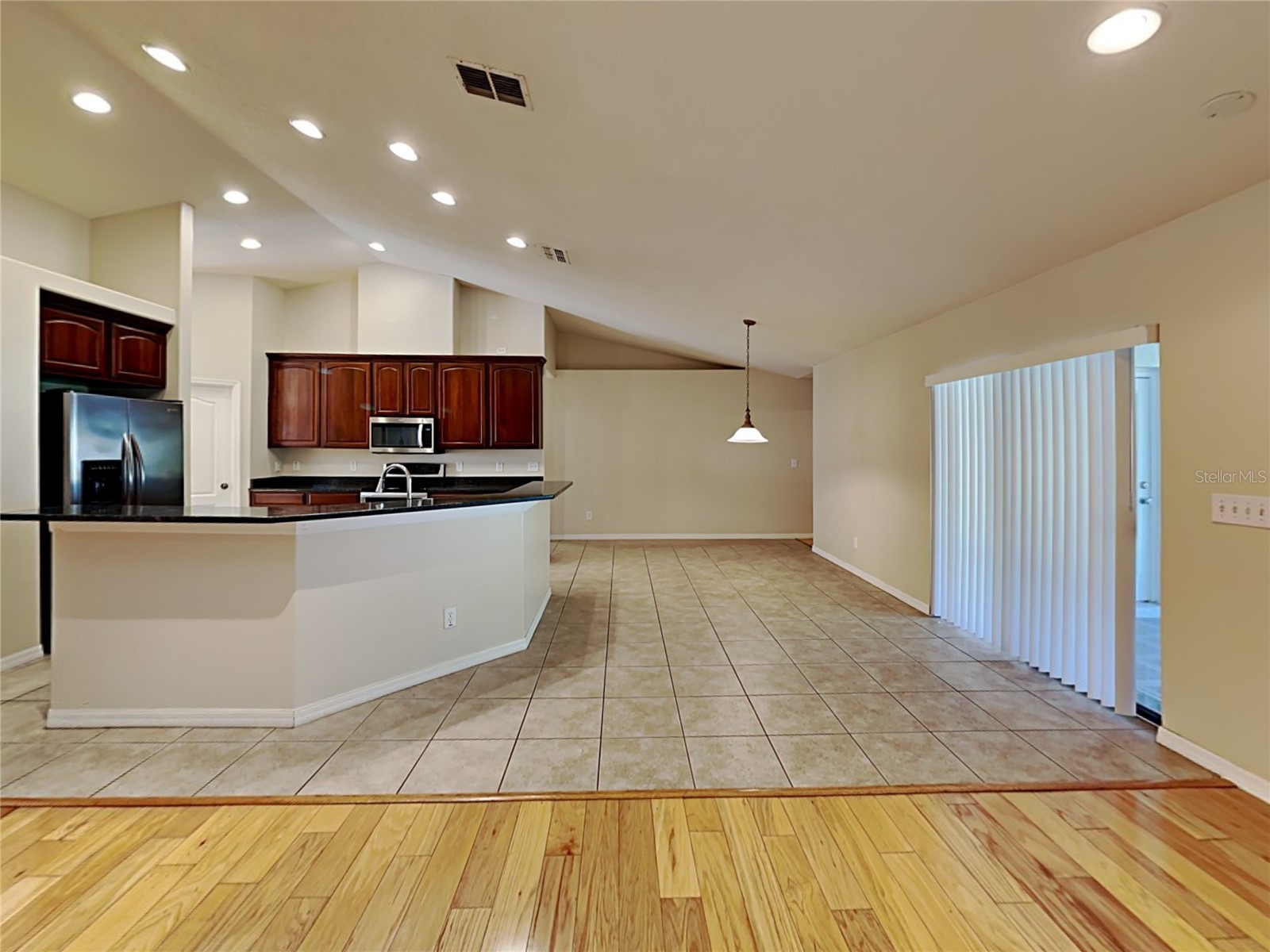 2004 Abbey Trace Drive Dover FL 33527 TB8488181 image12