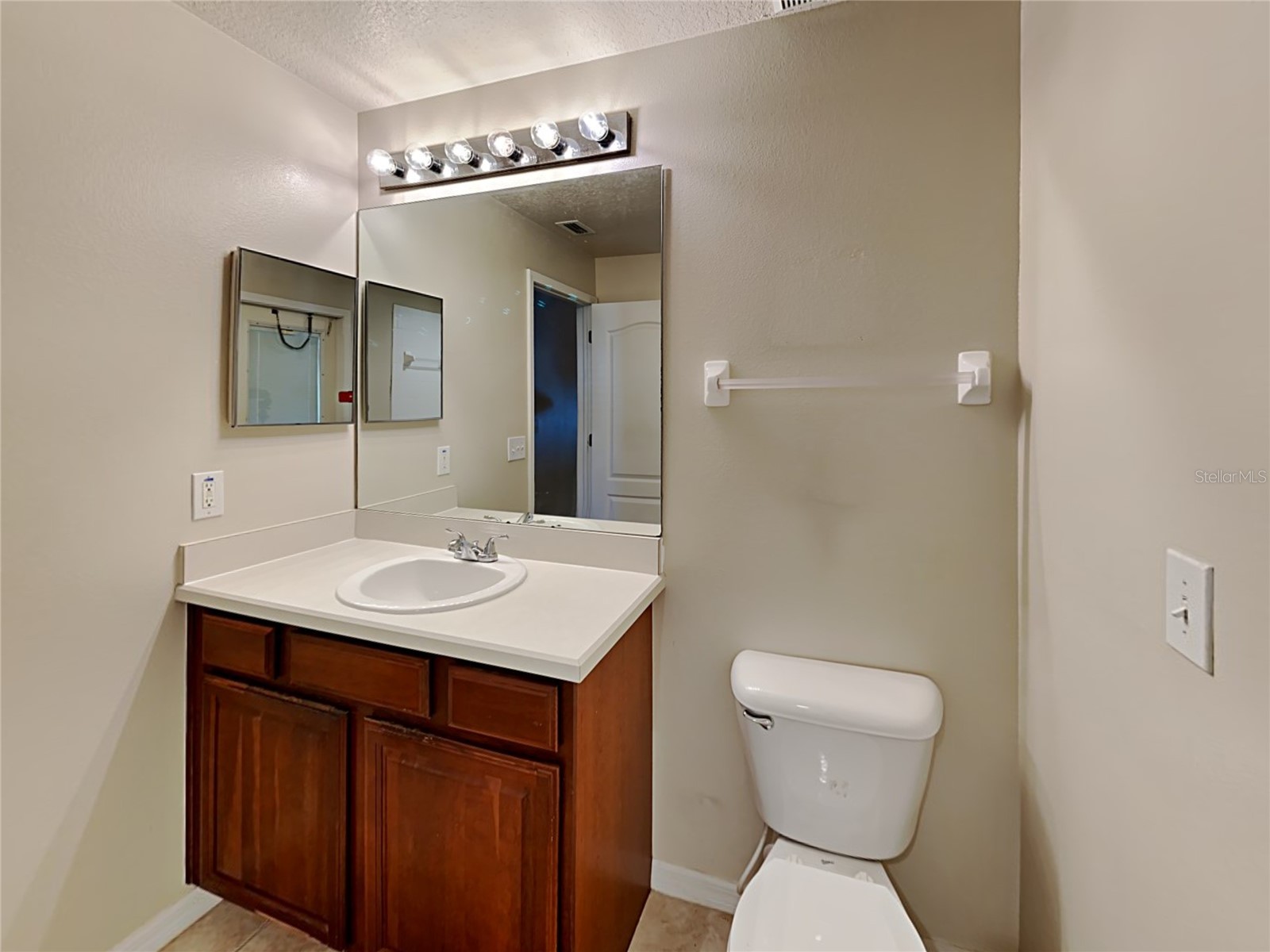 2004 Abbey Trace Drive Dover FL 33527 TB8488181 image2