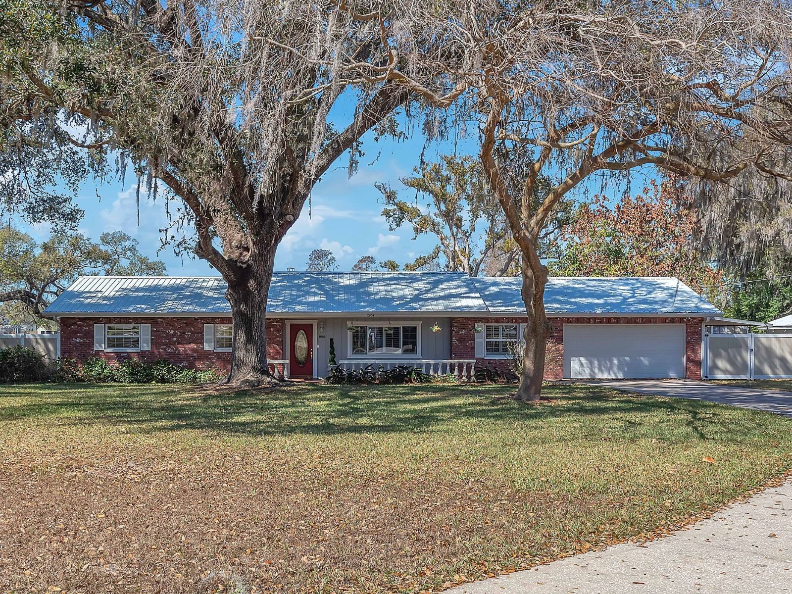 2004 Capri Road Valrico FL 33594 - LAKE VALRICO TB8477781 image1