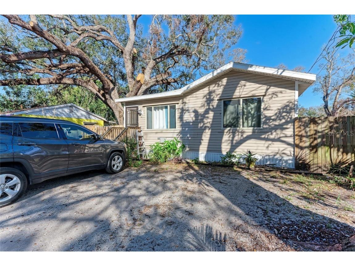 2005 12th Street W Bradenton FL 34205 A4663107 image1