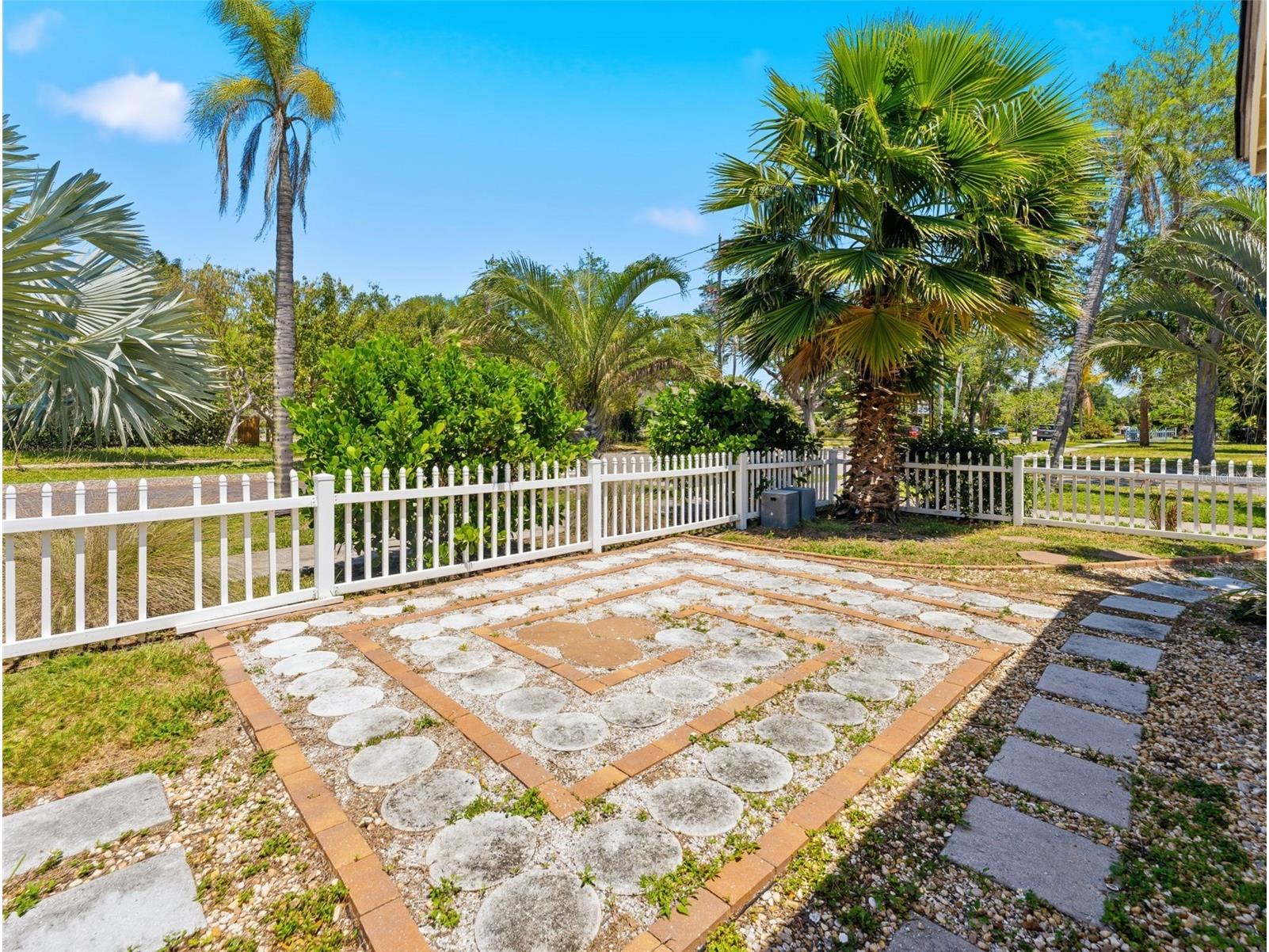 2005 3rd Street S Saint Petersburg FL 33705 TB8501843 image21