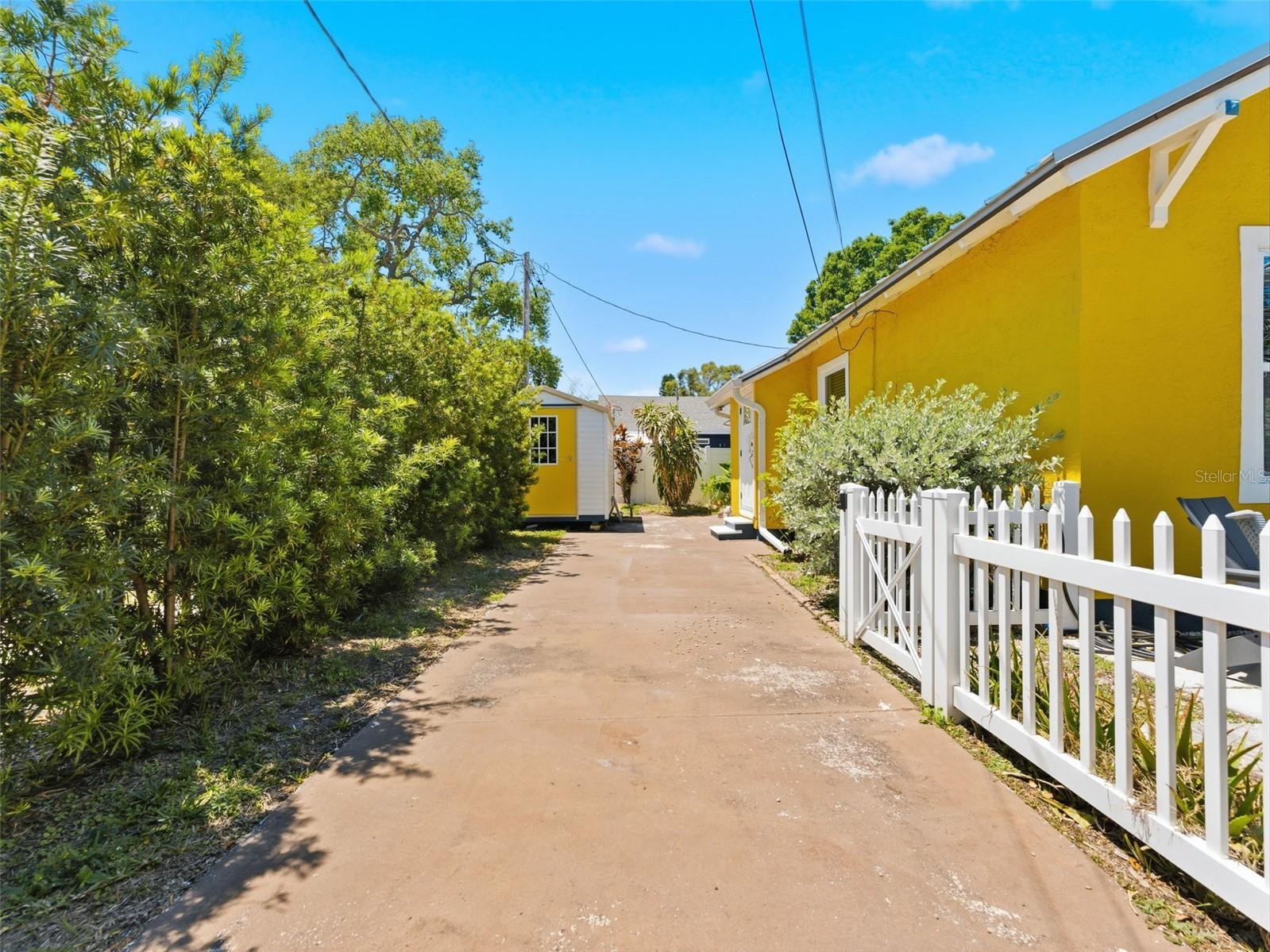 2005 3rd Street S Saint Petersburg FL 33705 TB8501843 image23