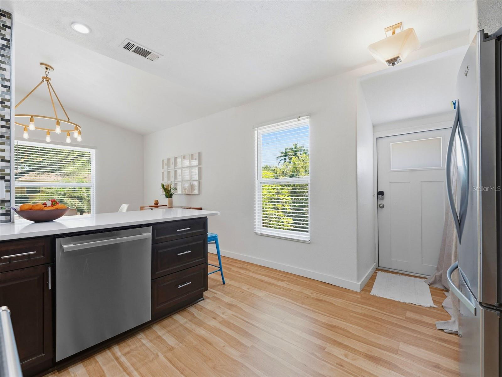 2005 3rd Street S Saint Petersburg FL 33705 TB8501843 image9