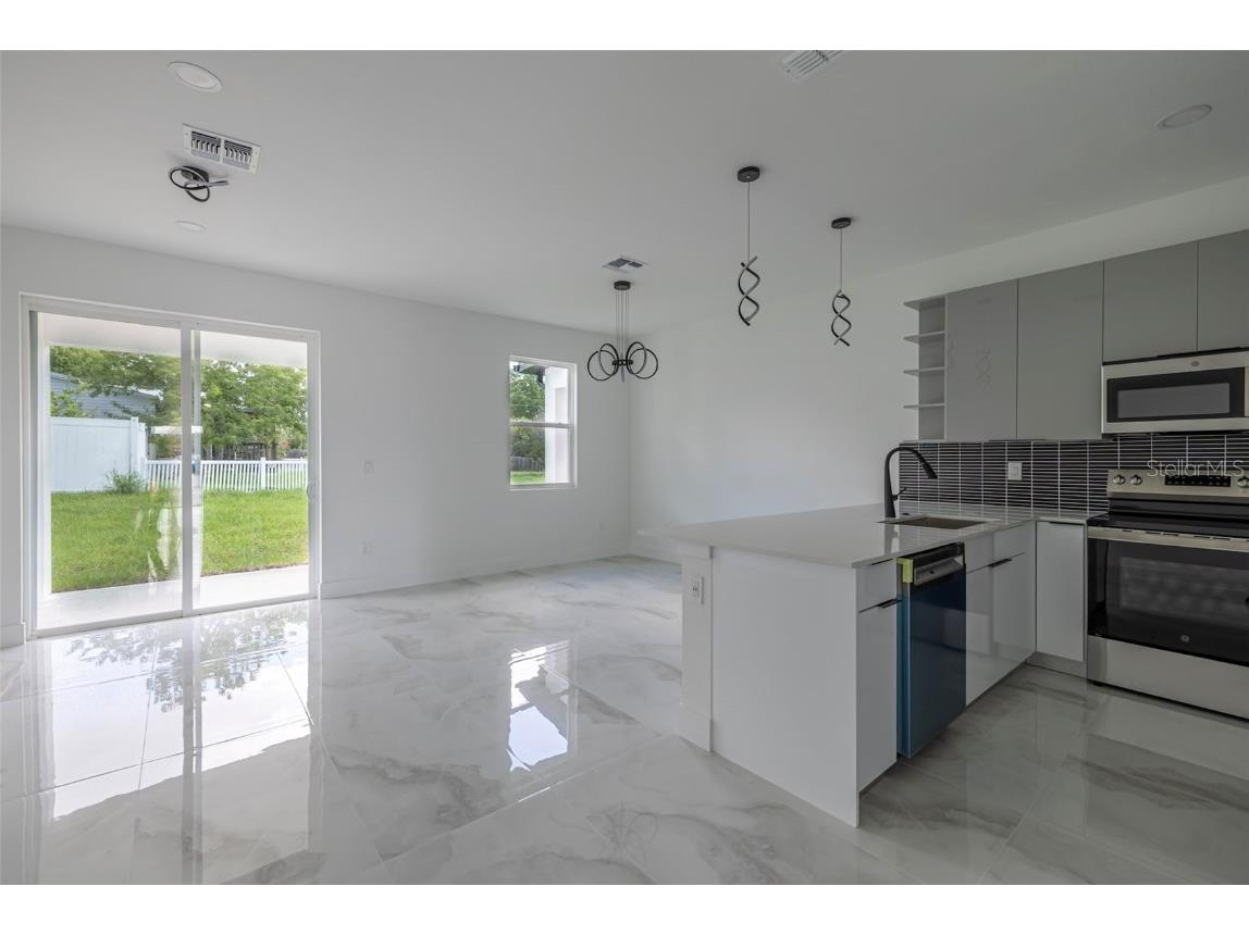 2005 Barroso Street Davenport FL 33837 S5137693 image4