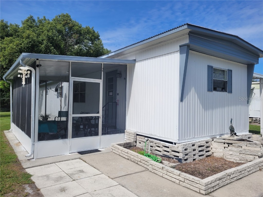 2005 Blue Lake Drive Lakeland FL 33801 L4940074 image1