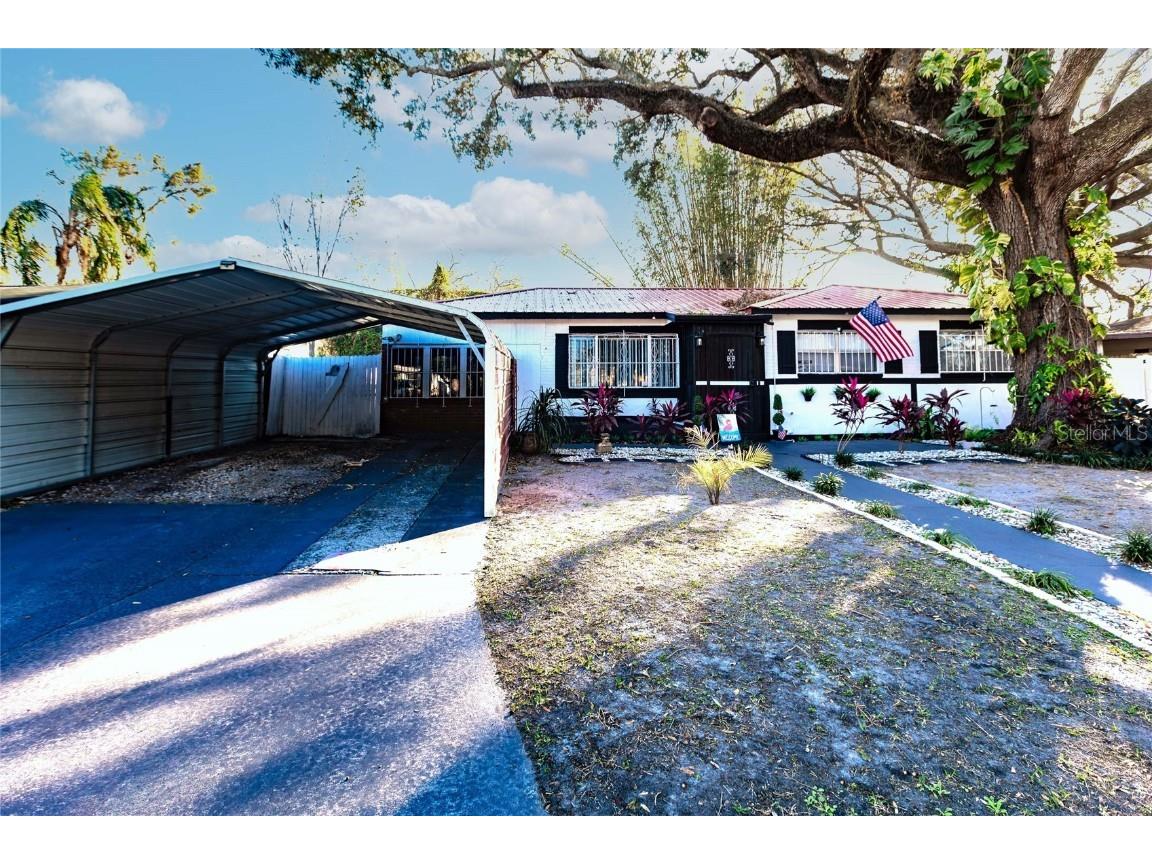 2005 E Crenshaw Street Tampa FL 33610 TB8338076 image1