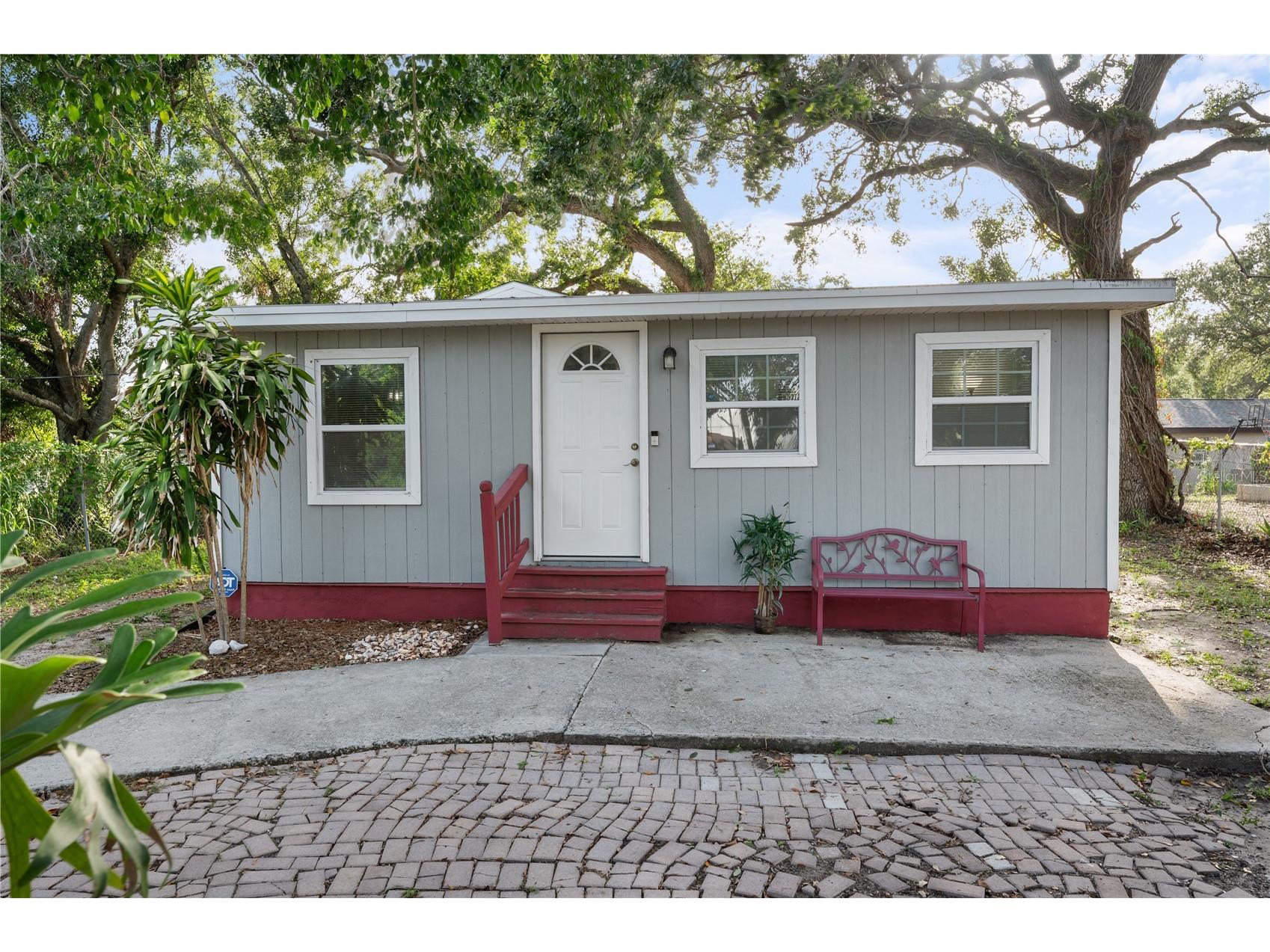 2005 Gillespie Avenue Sarasota FL 34234 A4657109 image1