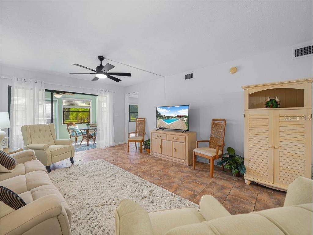 2005 Granada Court #2005 Lake Wales FL 33898 P4936429 image12