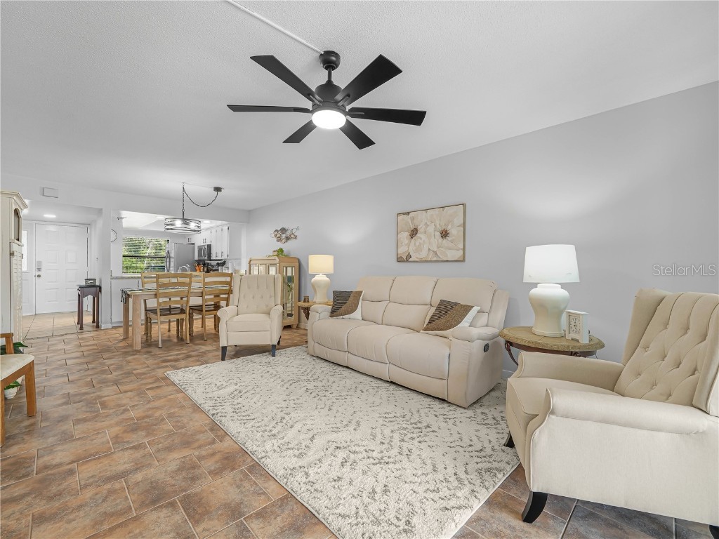 2005 Granada Court #2005 Lake Wales FL 33898 P4936429 image2