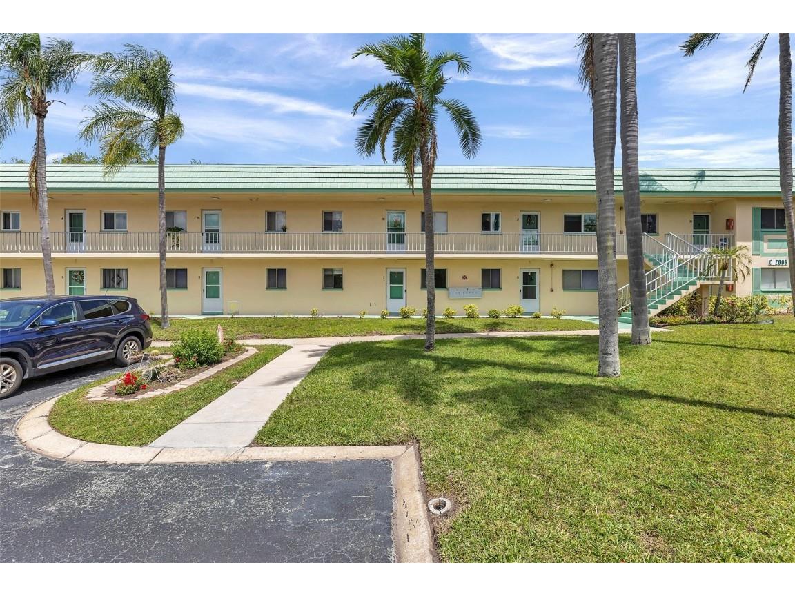 2005 Greenbriar Boulevard #7 Clearwater FL 33763 TB8370620 image1