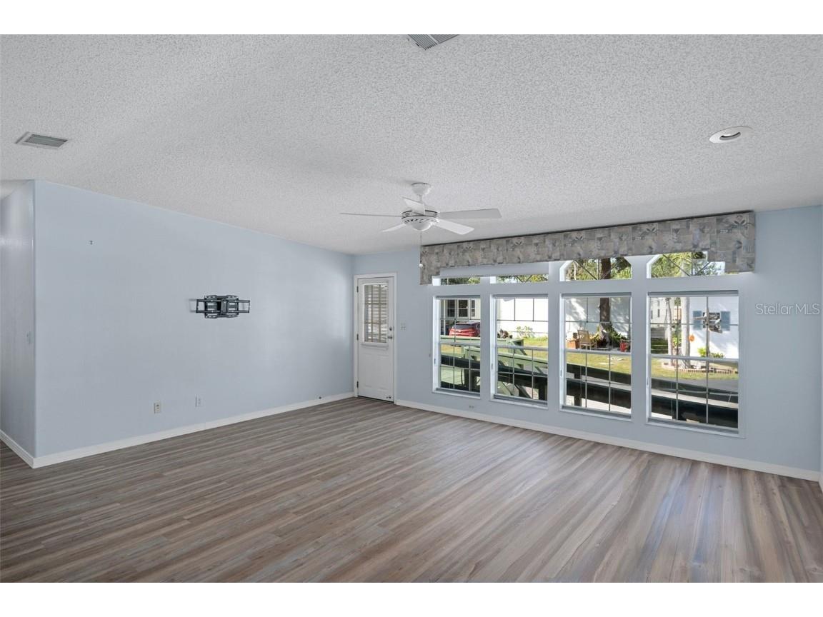 2005 Lake Linda Circle Lutz FL 33558 W7880473 image12