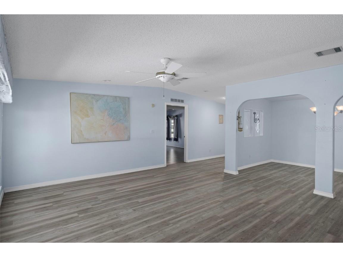 2005 Lake Linda Circle Lutz FL 33558 W7880473 image16