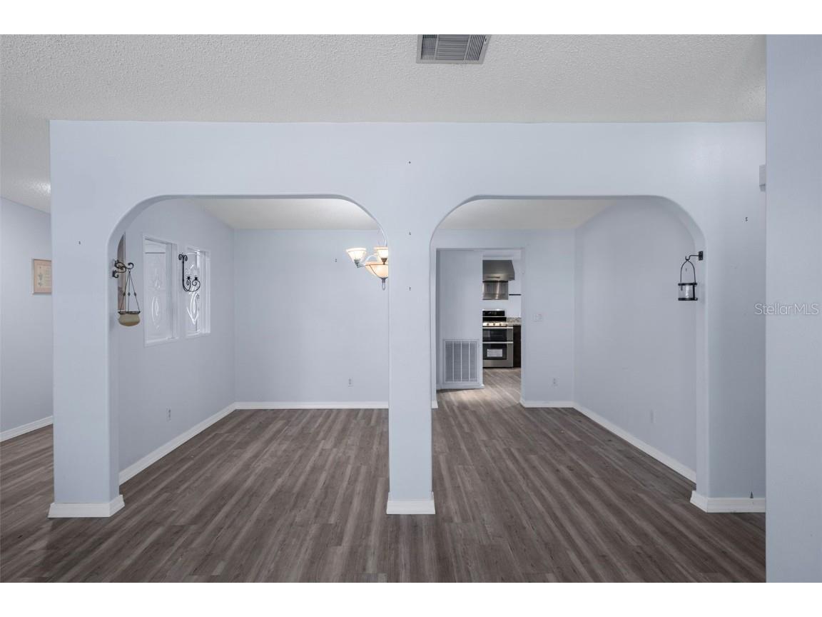 2005 Lake Linda Circle Lutz FL 33558 W7880473 image17