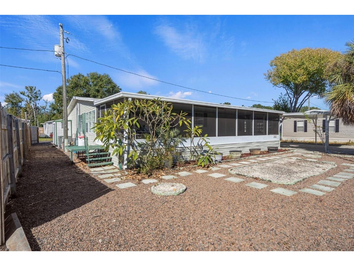 2005 Lake Linda Circle Lutz FL 33558 W7880473 image2