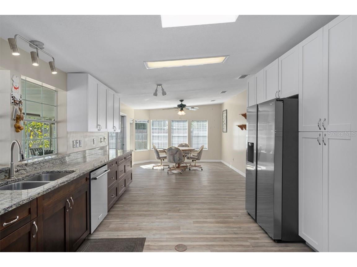 2005 Lake Linda Circle Lutz FL 33558 W7880473 image21