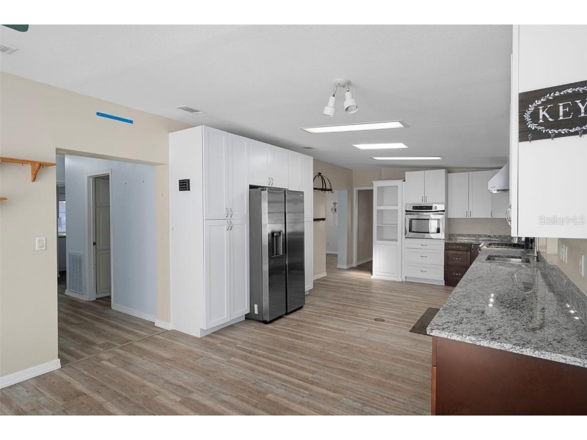 2005 Lake Linda Circle Lutz FL 33558 W7880473 image23