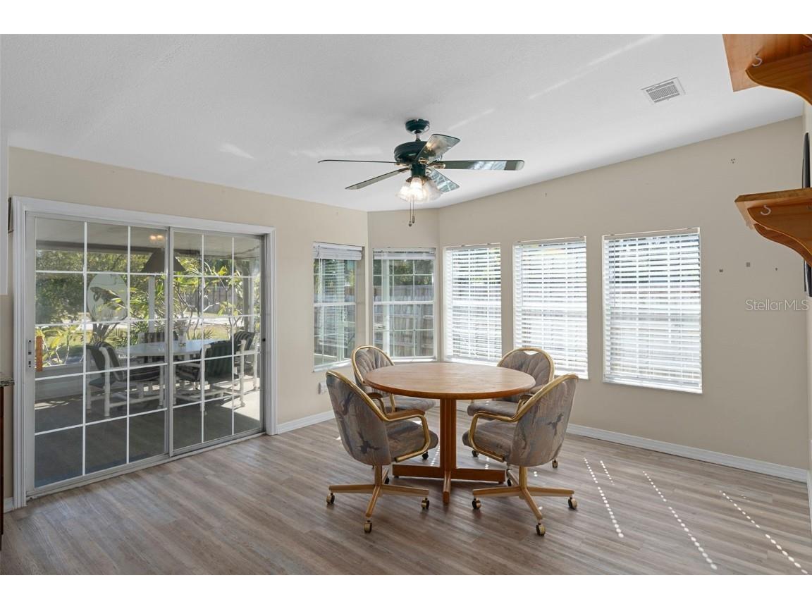 2005 Lake Linda Circle Lutz FL 33558 W7880473 image25