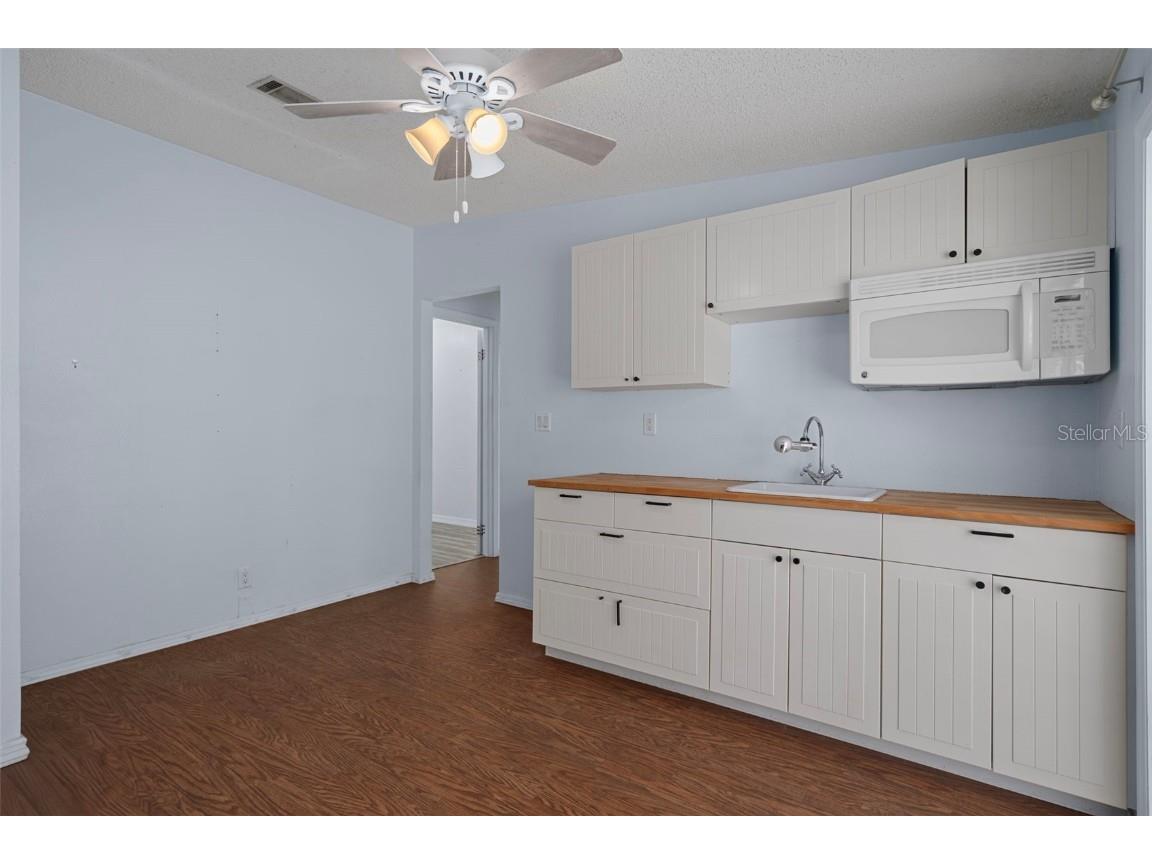 2005 Lake Linda Circle Lutz FL 33558 W7880473 image42