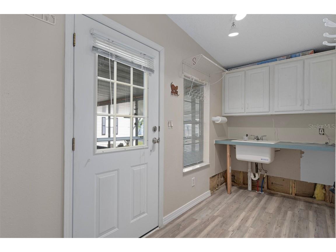 2005 Lake Linda Circle Lutz FL 33558 W7880473 image43