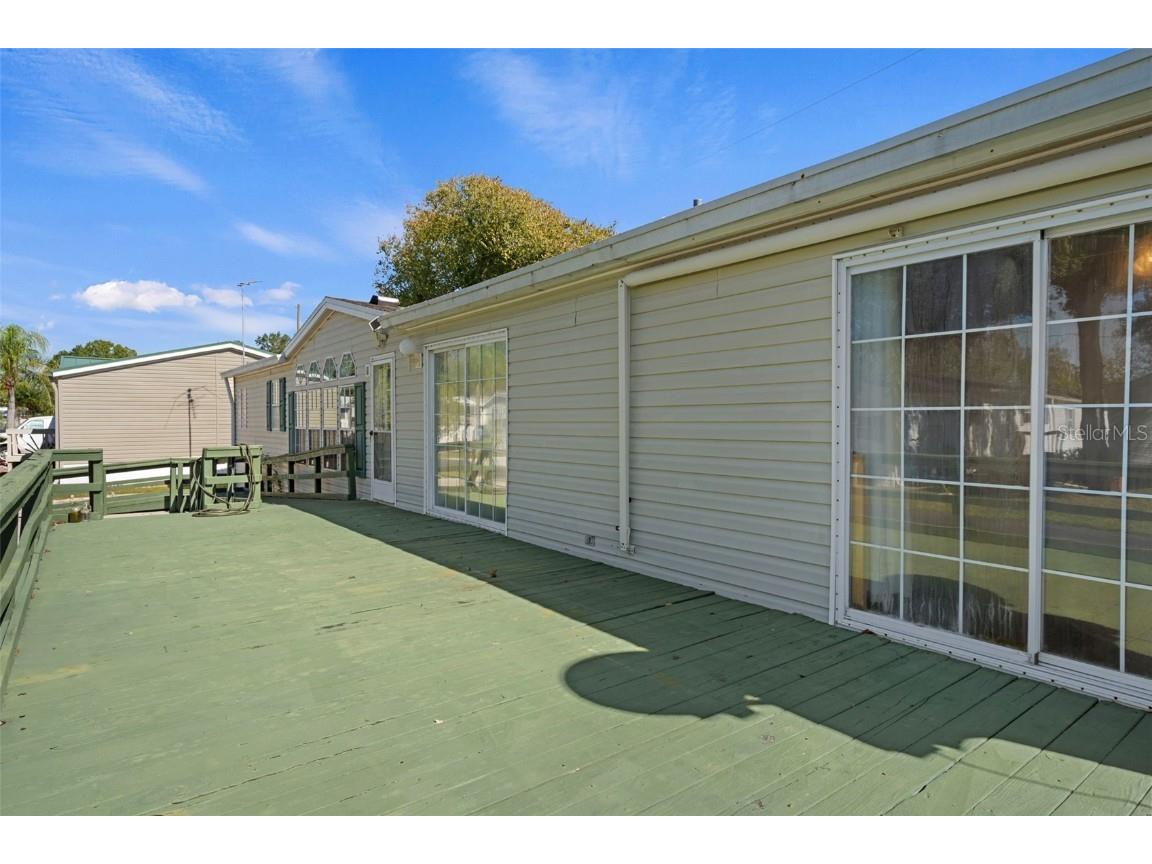 2005 Lake Linda Circle Lutz FL 33558 W7880473 image45